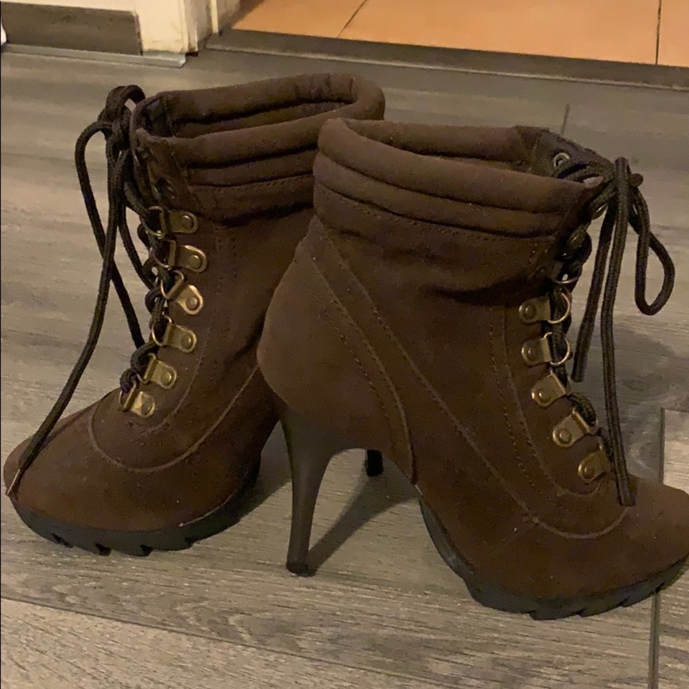 Brown women shoes
